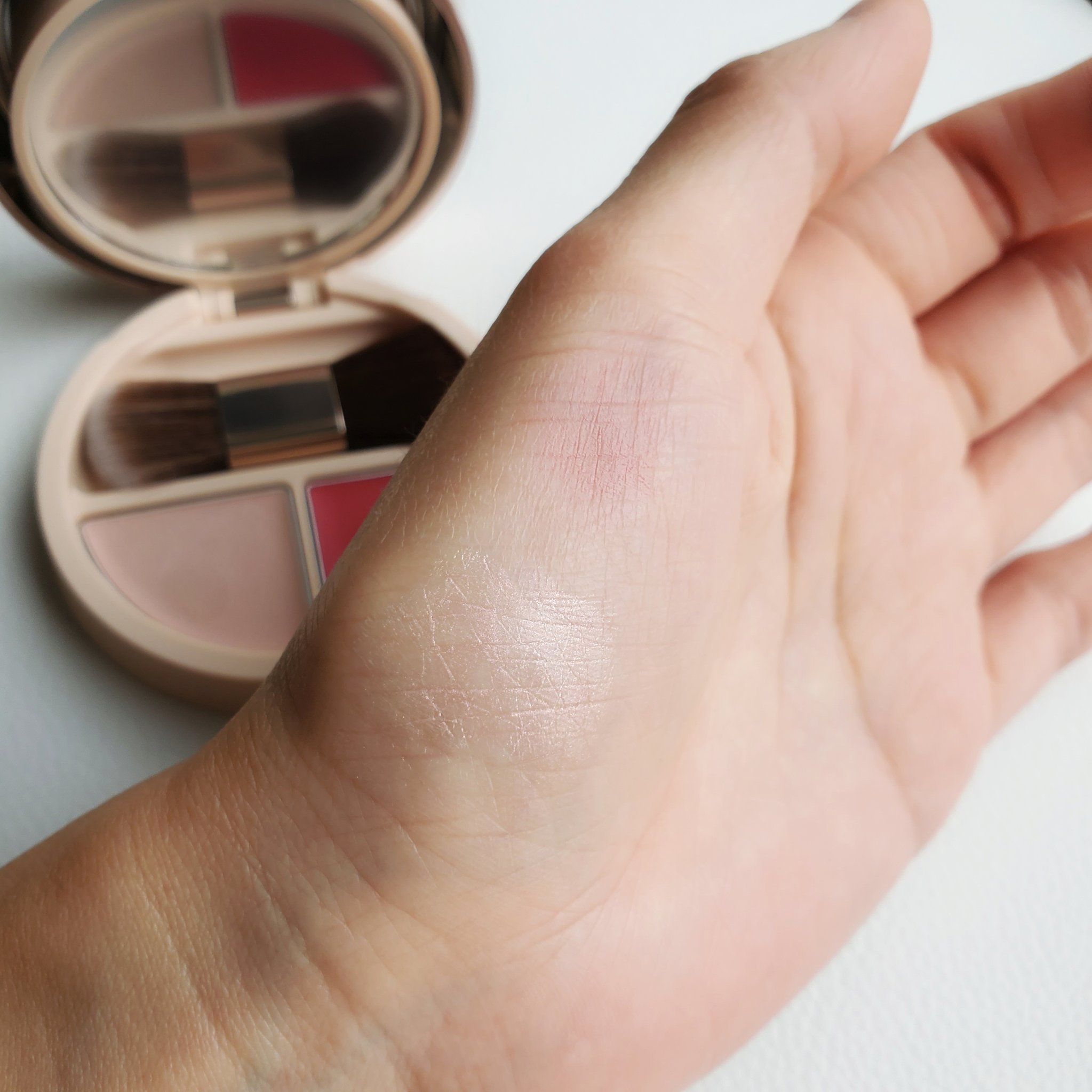 2024年夏新作パウダーファンデーション】パウダリーファンデーション