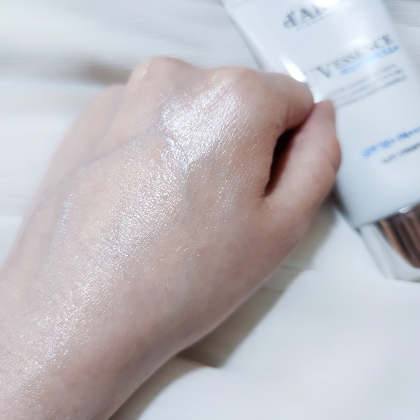 ダルバ ウォータフル エッセンス サンクリーム/ダルバ/日焼け止めクリームを使ったクチコミ(4枚目)