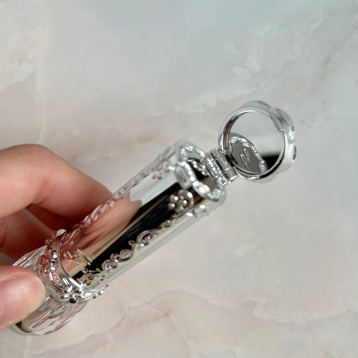 ジルスチュアート リップブロッサム グロウ/JILL STUART/口紅を使ったクチコミ(3枚目)