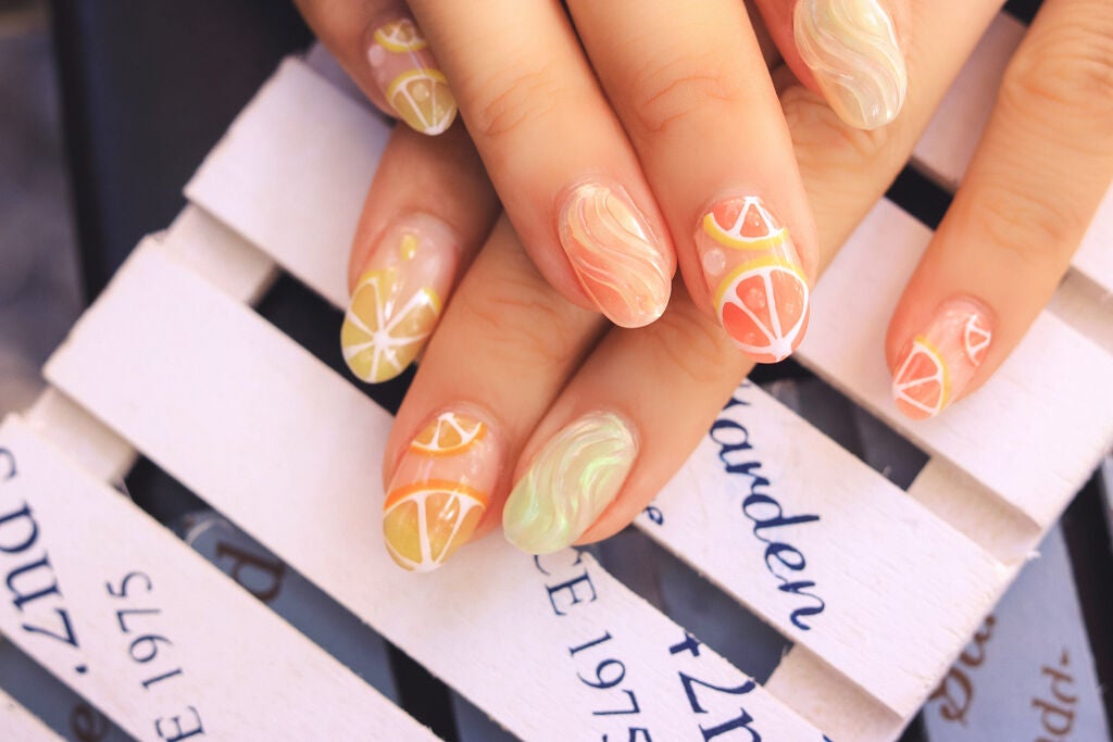 イエベさんに似合うネイル特集!おすすめネイルデザイン&ネイルカラー紹介【プチプラ・デパコス】のサムネイル