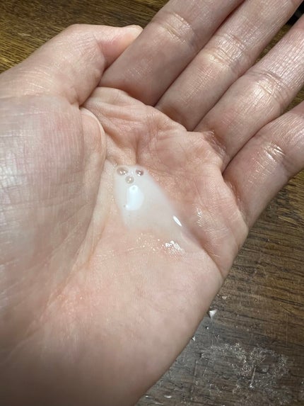 【旧】スノー アルティメット エッセンス オブ ライト/Dior/美容液を使ったクチコミ(2枚目)