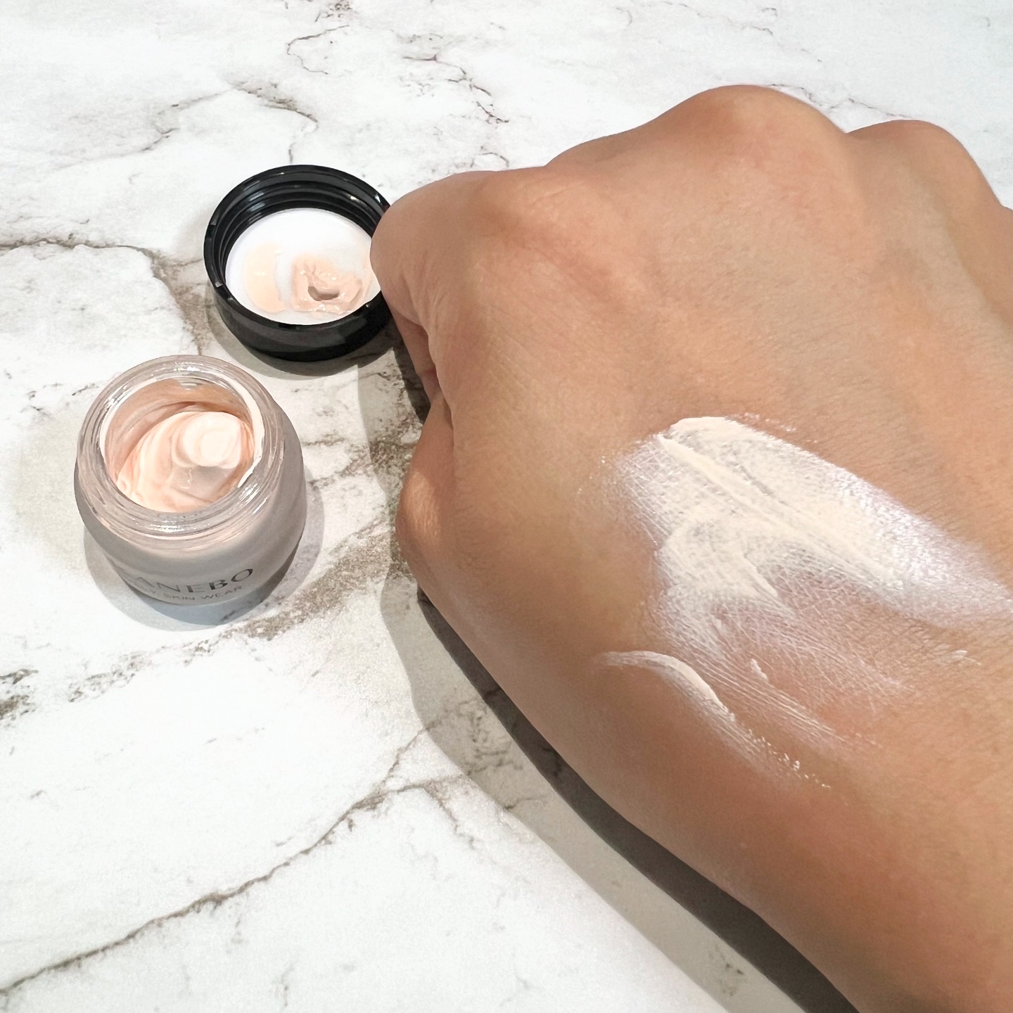 ライブリースキン　ウェア/KANEBO/クリーム・エマルジョンファンデーションを使ったクチコミ（2枚目）