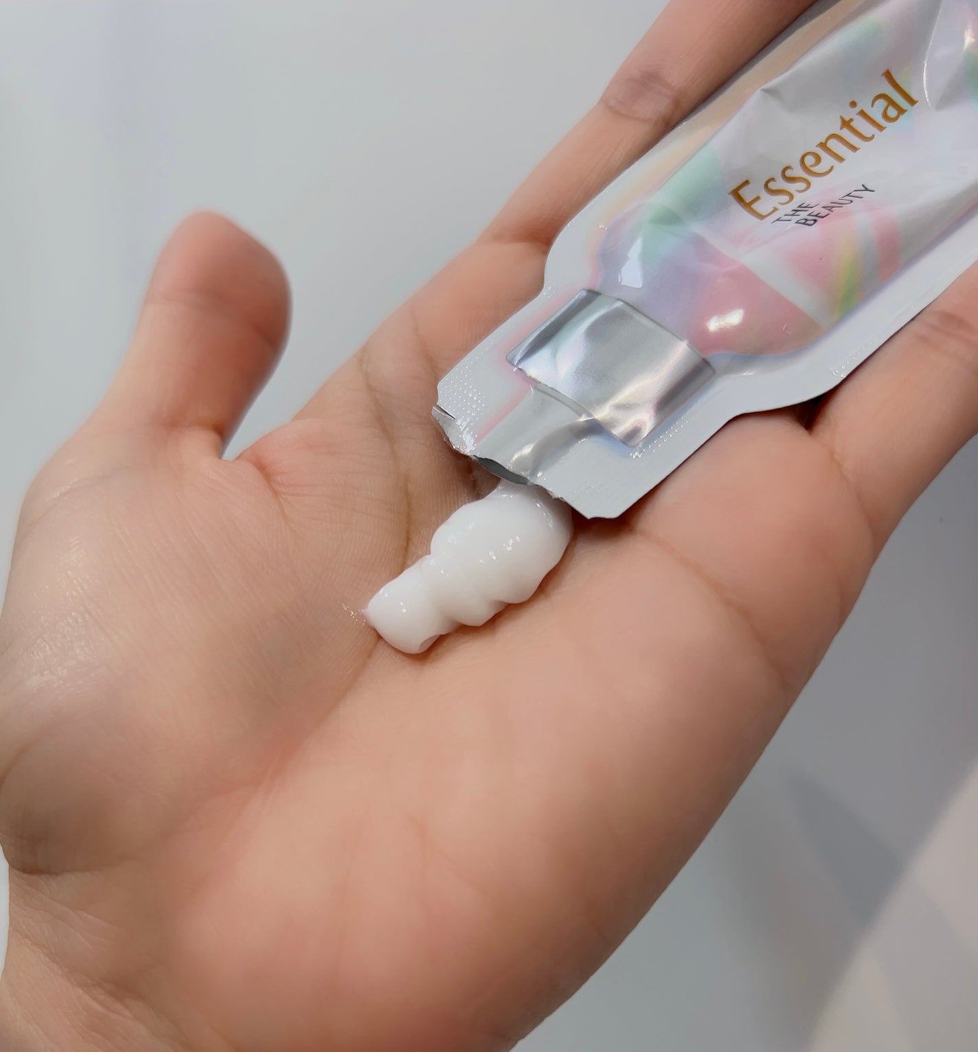 ザビューティ うるツヤチャージヘアパック/エッセンシャル/ヘアマスク・ヘアパックを使ったクチコミ(4枚目)