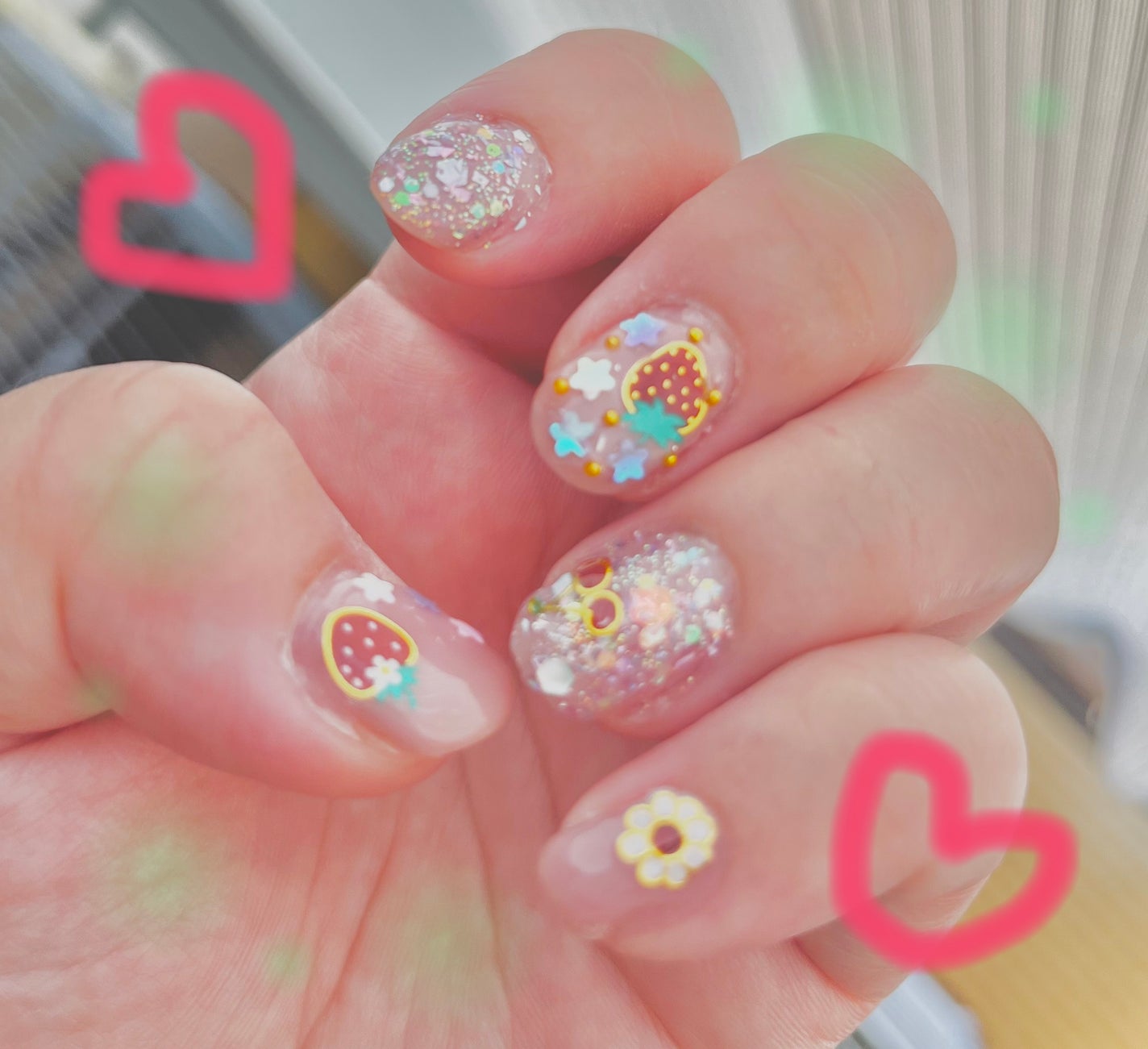 IYu on LIPS 「ネイル新しくしました♡今回もセルフジェルネイルです✨ピンクベー..」(1枚目)