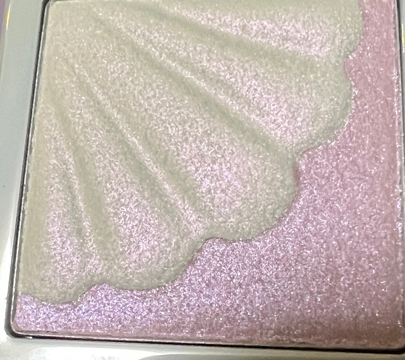 シェルグロウハイライター/HOLIKA HOLIKA/パウダーハイライトを使ったクチコミ(1枚目)