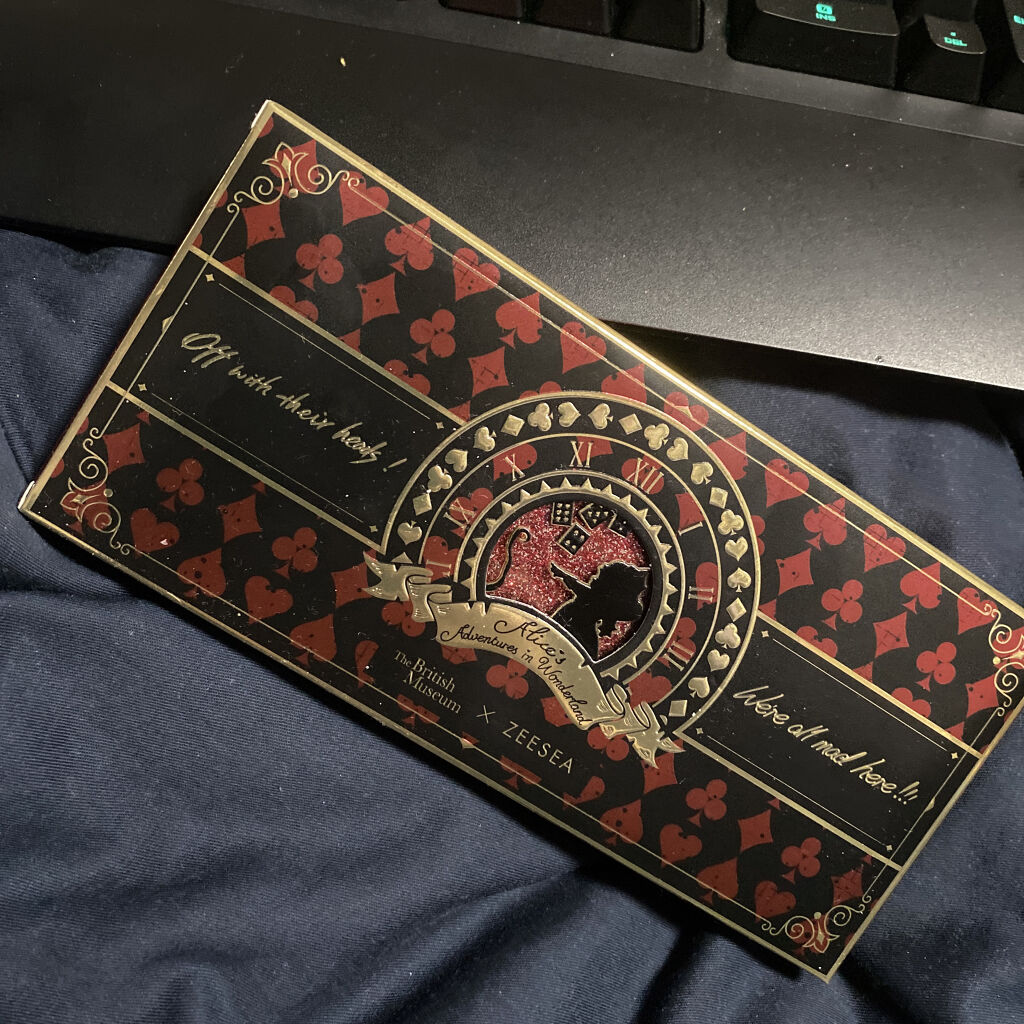 アリスドリームランドシリーズ 12色アイシャドウパレット（ZEESEA×大英博物館）/ZEESEA/アイシャドウパレットを使ったクチコミ（1枚目）