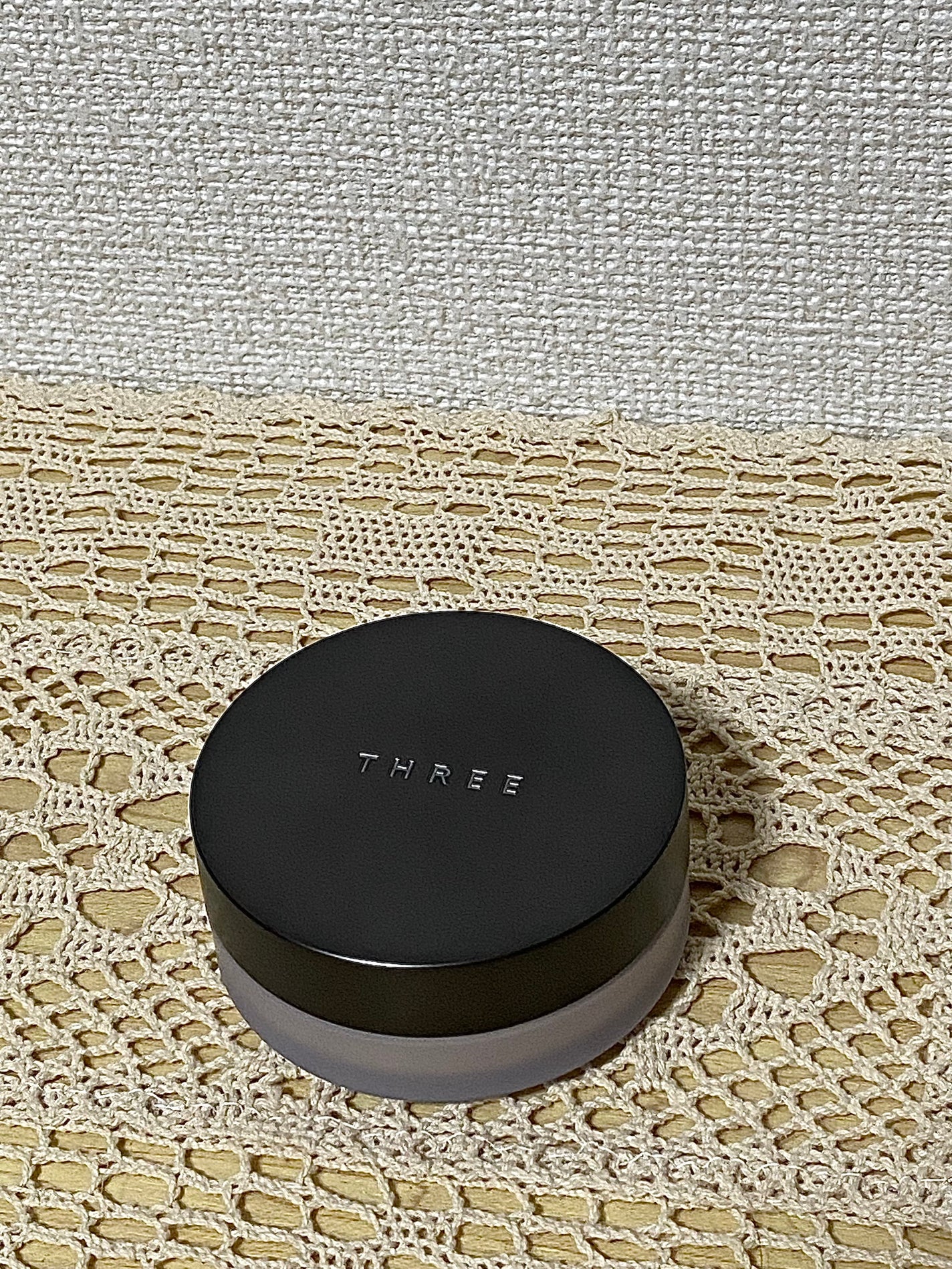 アドバンスドエシリアルスムースオペレーター ルースパウダー/THREE/ルースパウダーを使ったクチコミ(2枚目)