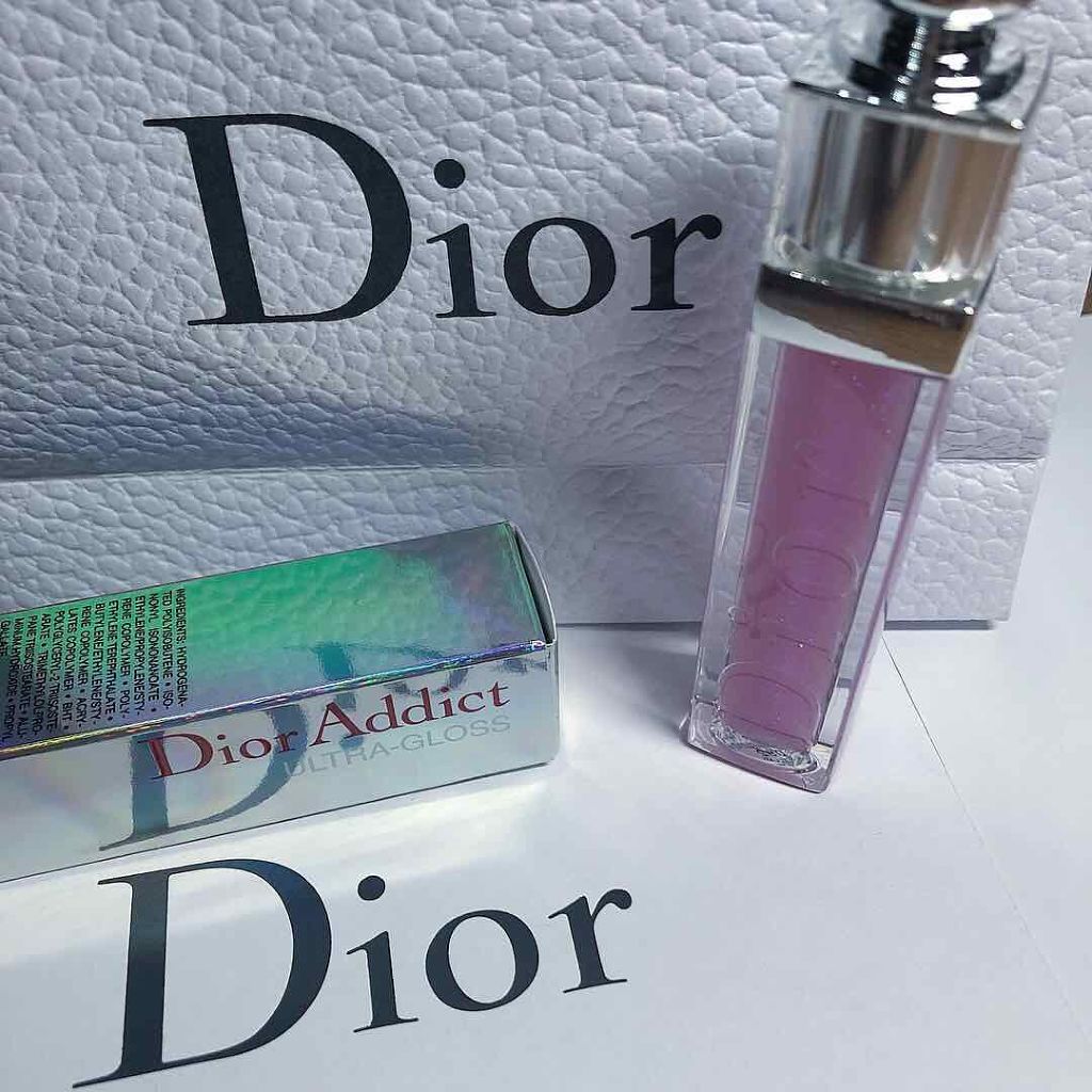 !sa ☀︎ on LIPS 「Diorのグロスを買いました💸💸💸ラメが青緑紫など様々な色がた..」(1枚目)