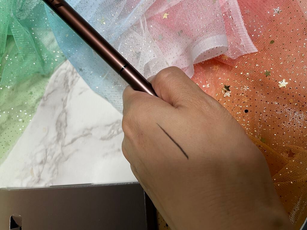 スキルレスライナー/LUMIURGLAS/リキッドアイライナーを使ったクチコミ(4枚目)