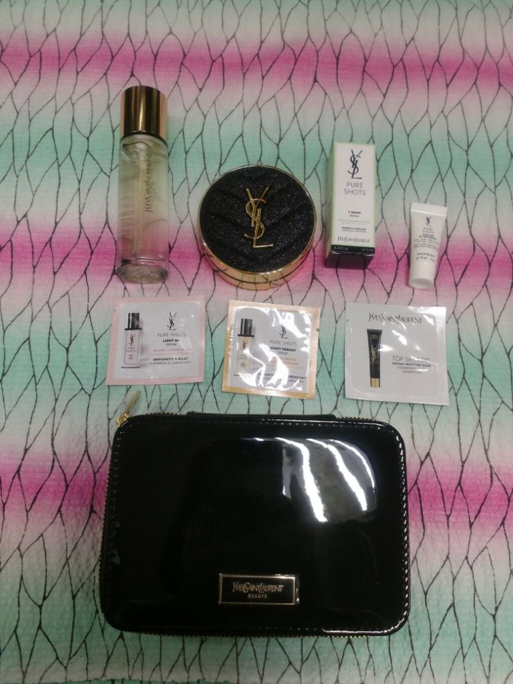 ラディアント タッチ ブラープライマー/YVES SAINT LAURENT BEAUTE/化粧下地を使ったクチコミ(1枚目)