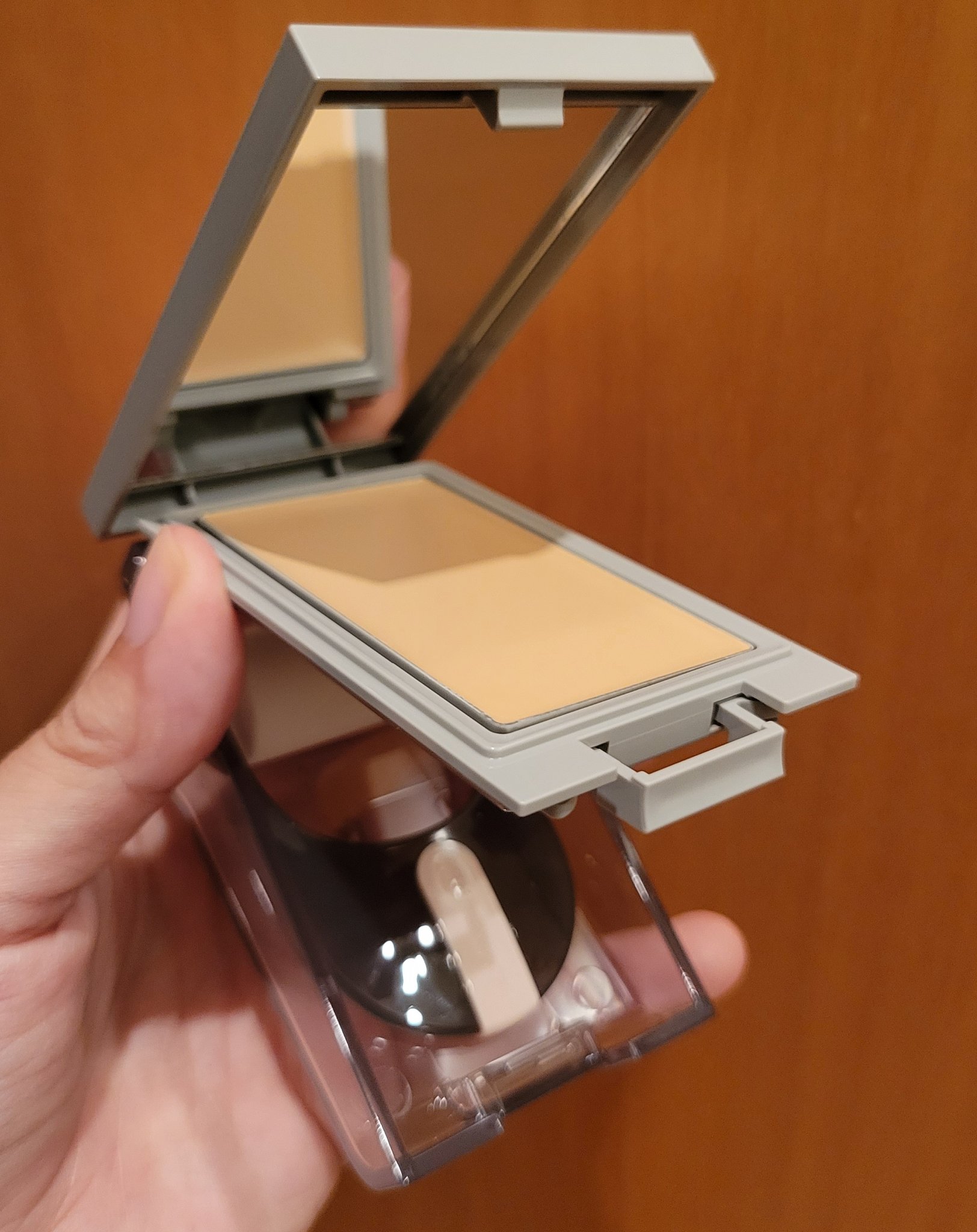 プリマヴィスタ デイトリートメントバーム 〈ローラータイプ〉 スターターセット(レフィル10g+専用コンパクトケース+専用クッションローラー) オークル03/プリマヴィスタ/その他ファンデーションを使ったクチコミ（2枚目）