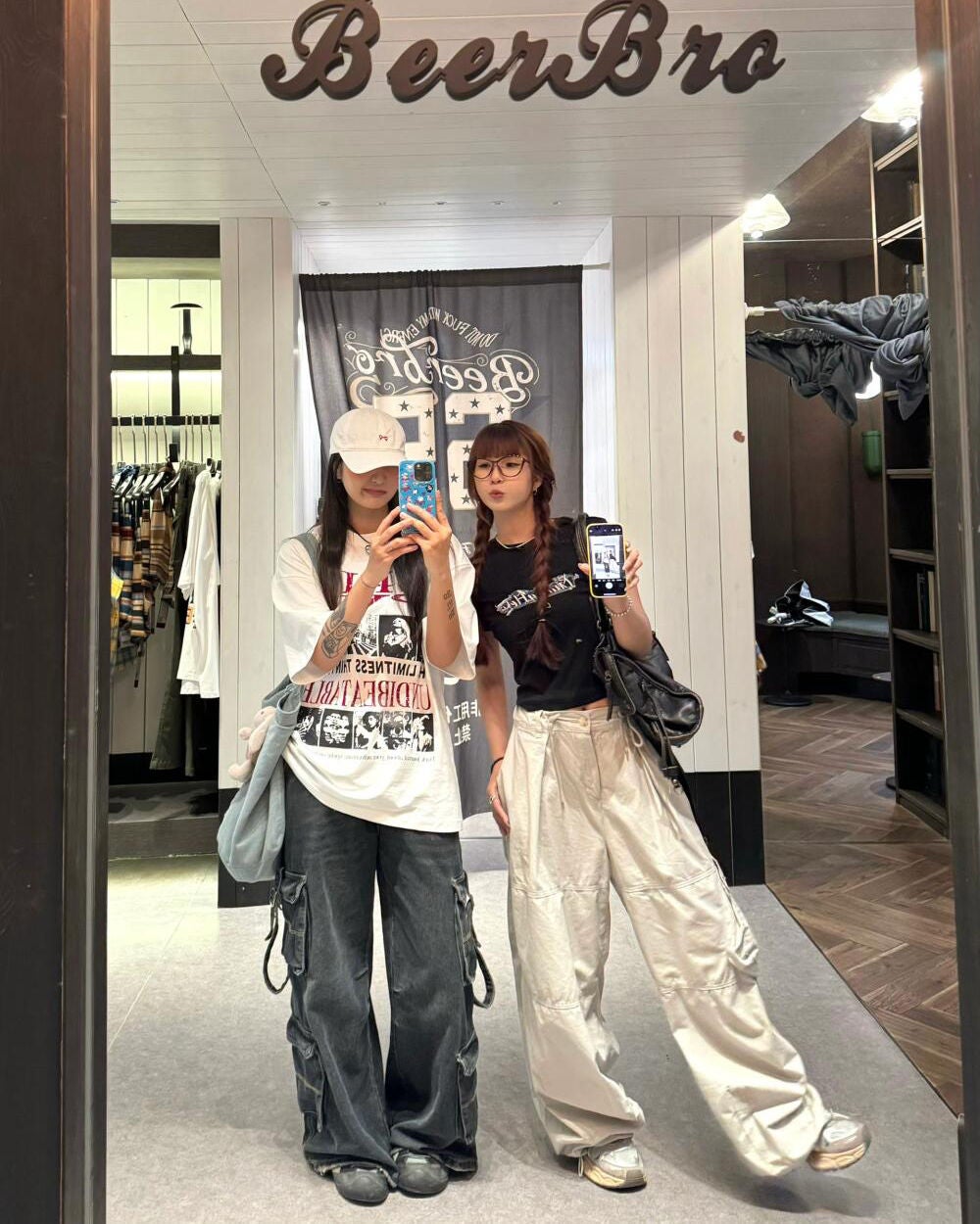 ひとみ on LIPS 「即座に応じる友情はとても楽しいです#コーデ#韓国雑貨#韓国コー..」(3枚目)