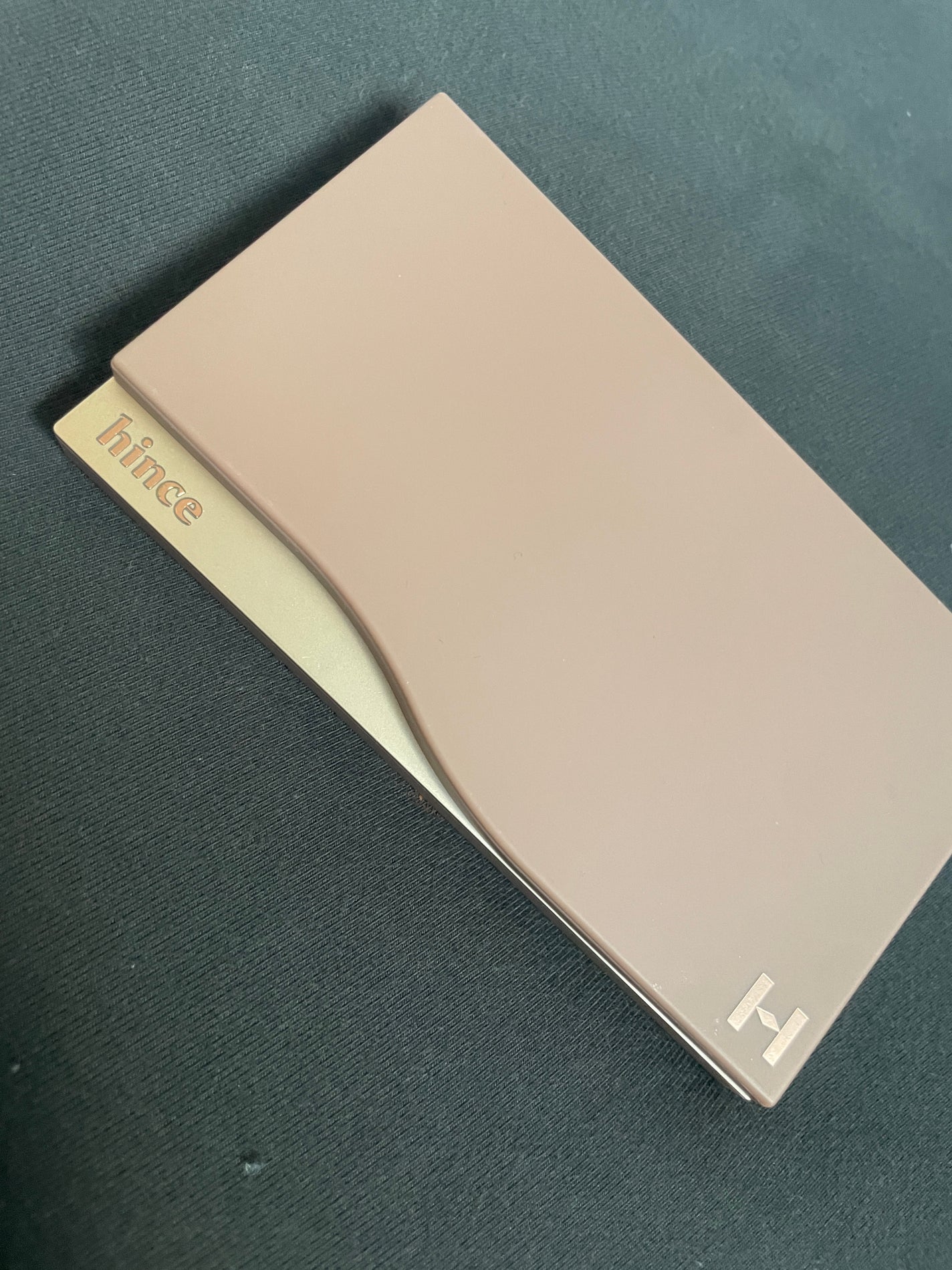 ニューデップスアイシャドウパレット/hince/アイシャドウパレットを使ったクチコミ(1枚目)