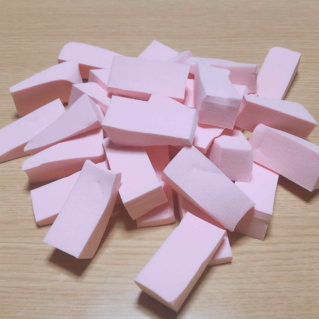 メイクアップスポンジ(バリューパック ウェッジ型 30個)/DAISO/パフ・スポンジを使ったクチコミ（3枚目）