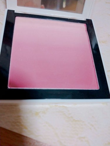 FOCALLURE シルキーパウダー  チークのクチコミ「FOCALLURE フーカル-ア

 Silky powder ombre blush シルキ.....」（2枚目）