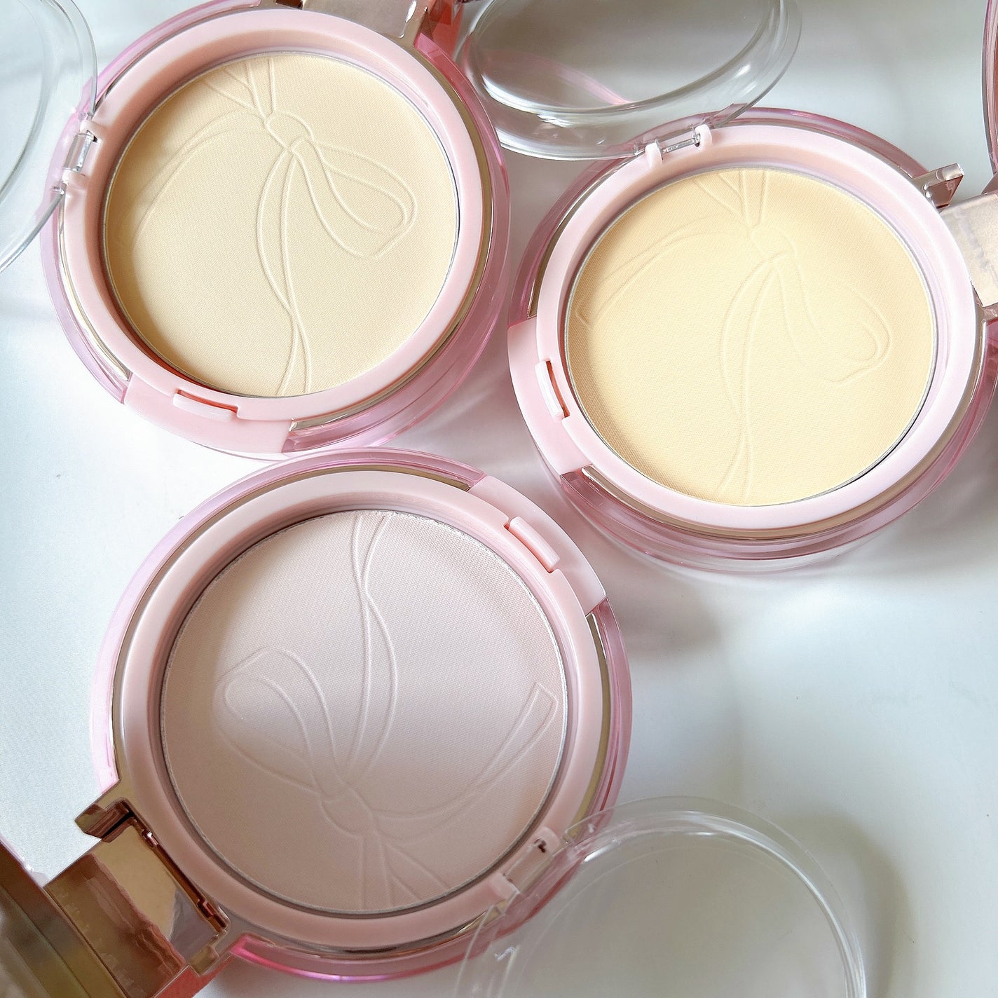 ザ・ブラーパウダーパクト/ABOUT TONE/プレストパウダーを使ったクチコミ(2枚目)