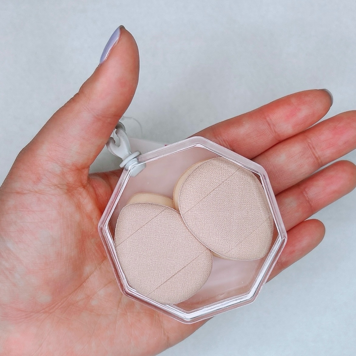 メイクアップパフ（ミニサイズ、４個、専用ケース付）/DAISO/パフ・スポンジを使ったクチコミ（2枚目）