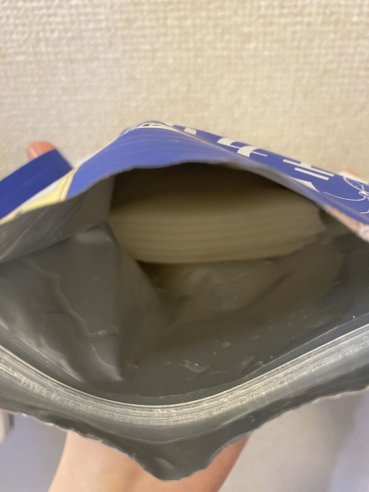 毛穴小町 テカリ源治 もちもちブラック洗顔/クリアターン/洗顔フォームを使ったクチコミ（2枚目）