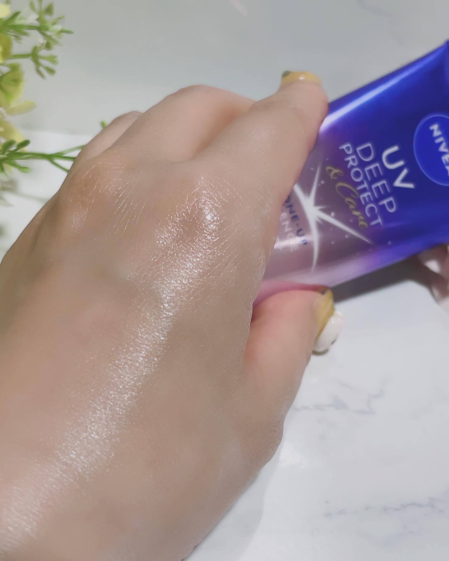 ニベアUV ディープ プロテクト＆ケア トーンアップ エッセンス/ニベア/日焼け止めローションを使ったクチコミ（3枚目）