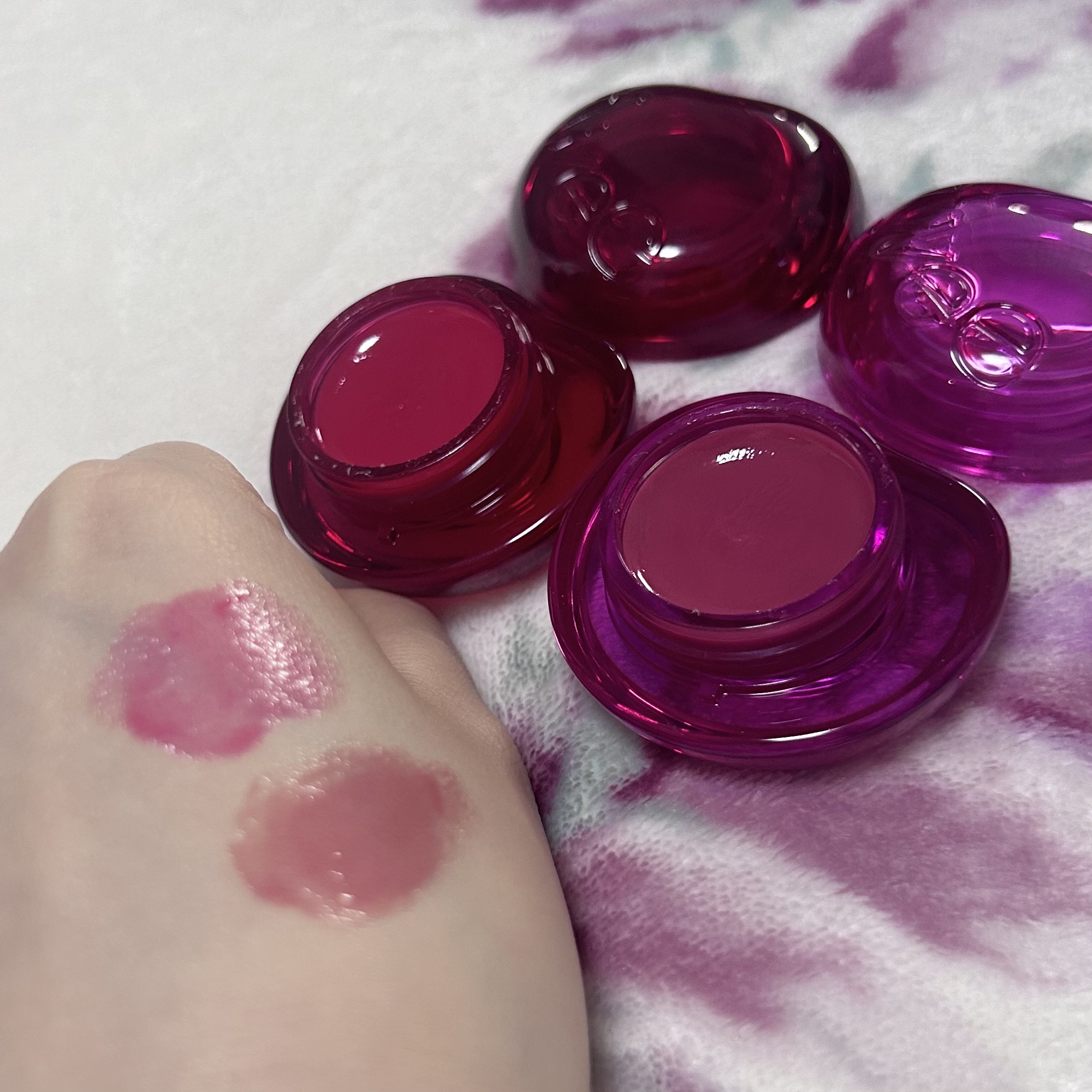 フィー リップアンドチーク グローイジェリーポット JR02 サワーグミ/fwee/リップグロスを使ったクチコミ（1枚目）