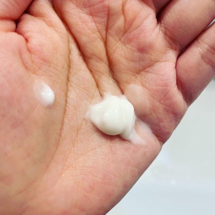 ファイブハーブス リペアリングヘアミルクセラム/L'OCCITANE/ヘアミルクを使ったクチコミ(4枚目)