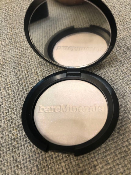 エンドレス グロー ハイライター/bareMinerals/パウダーハイライトを使ったクチコミ(1枚目)