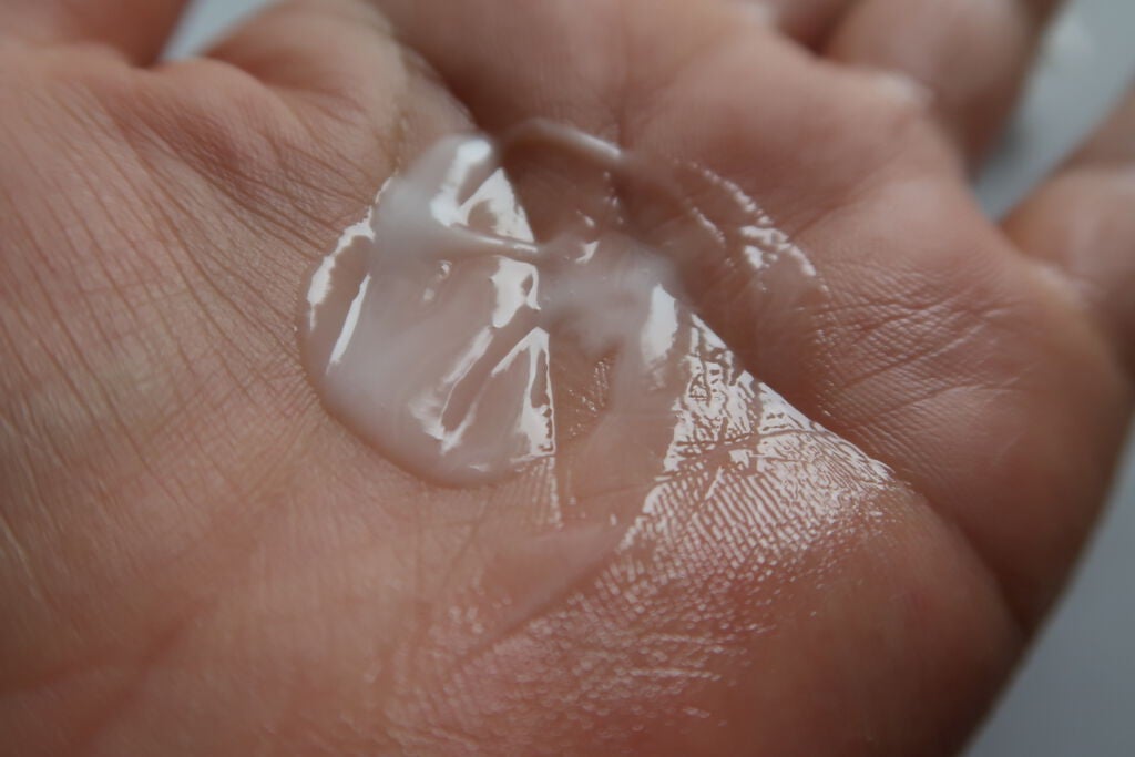 ミスクレオ on LIPS 「62020/7/2310:05:41美容液というより美容乳液っ..」(4枚目)