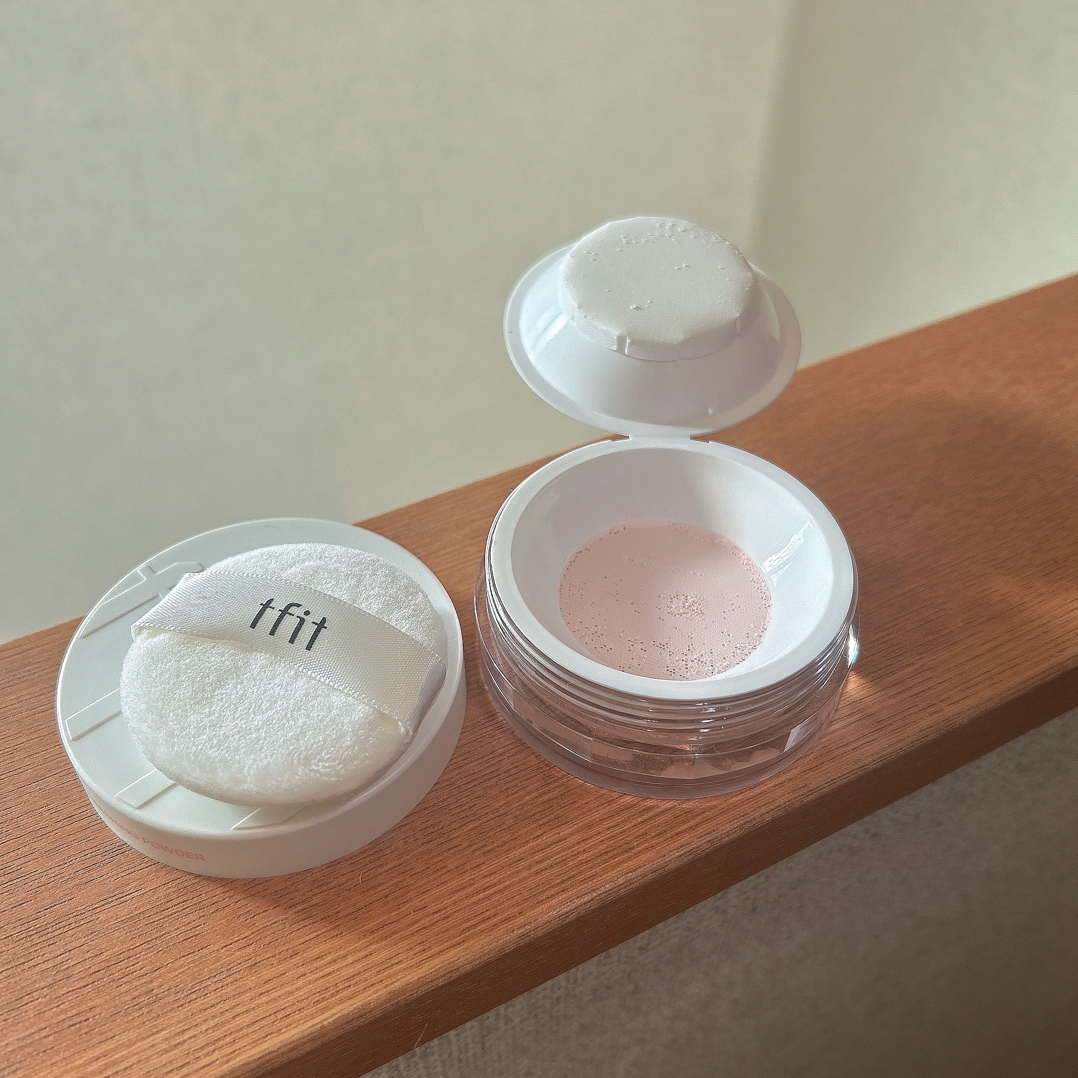 トランスルーセントセットフィニッシングパウダー/TFIT/ルースパウダーを使ったクチコミ（2枚目）