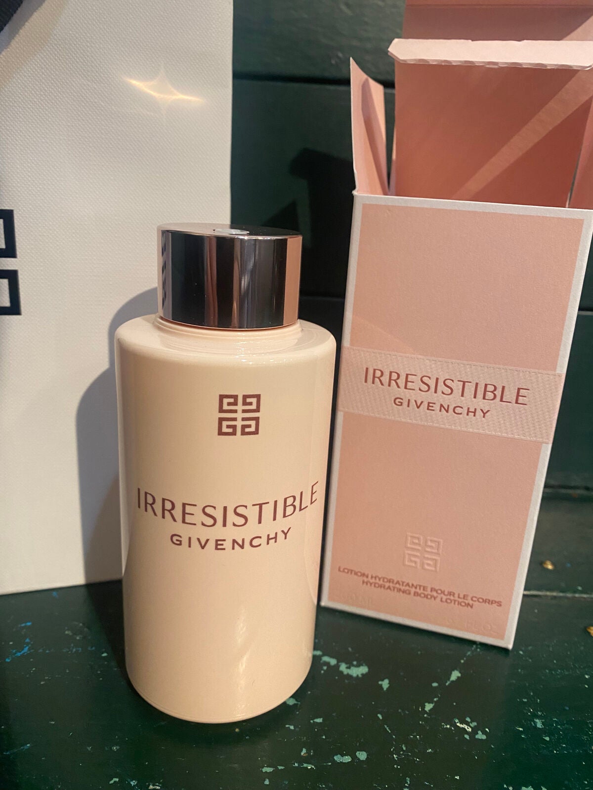 イレジスティブル ボディローション/GIVENCHY/ボディローションを使ったクチコミ(1枚目)