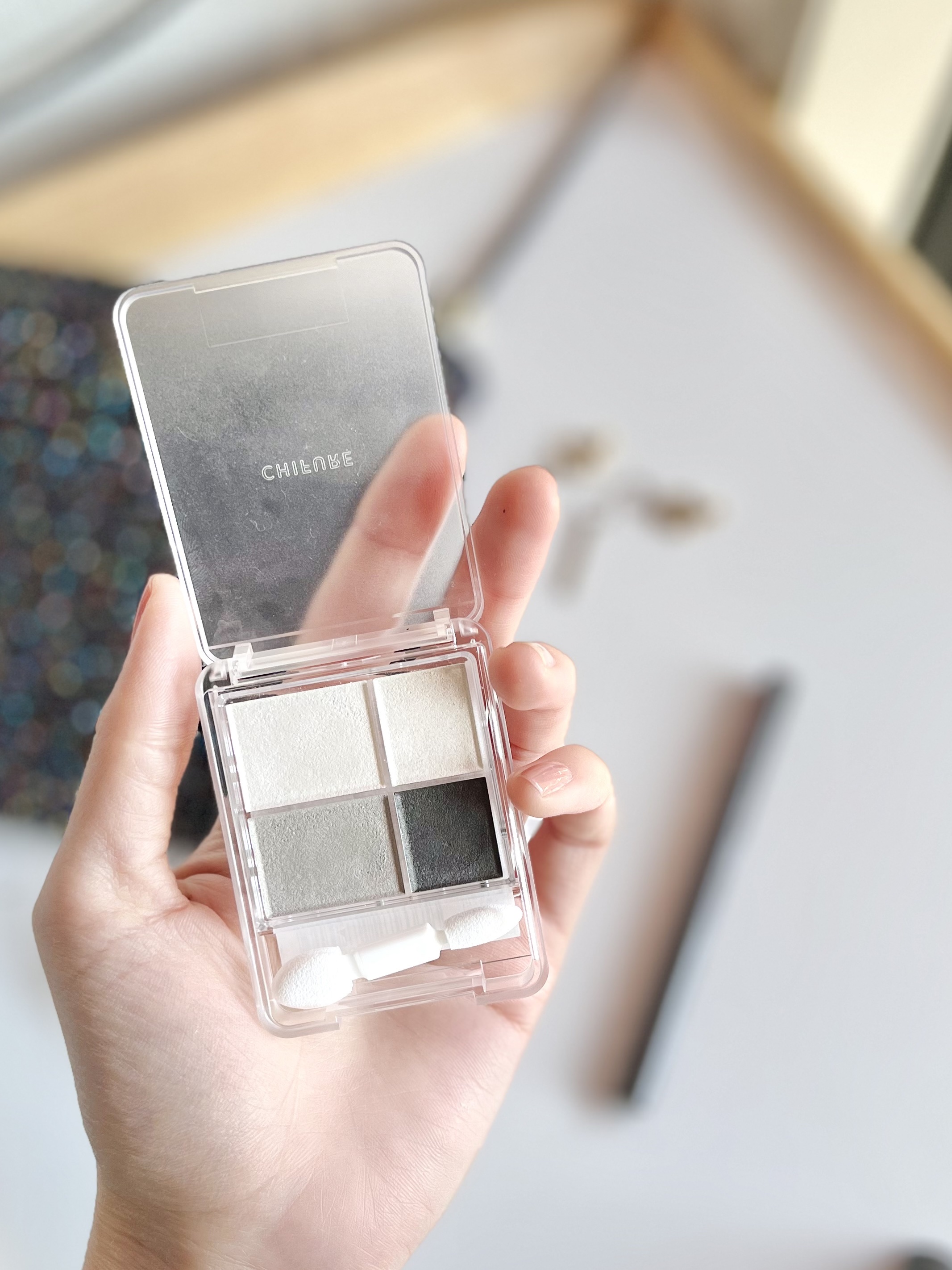 グラデーション アイシャドウ 06 グレー/ちふれ/アイシャドウパレットを使ったクチコミ（2枚目）