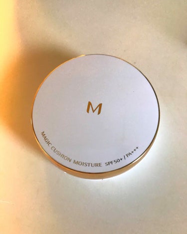 MISSHA M クッション ファンデーション(モイスチャー)のクチコミ「リピ買いしてるものです😊

ミシャのモイスチャークッションファンデ。

カバー力 ★★★
毛穴.....」（1枚目）