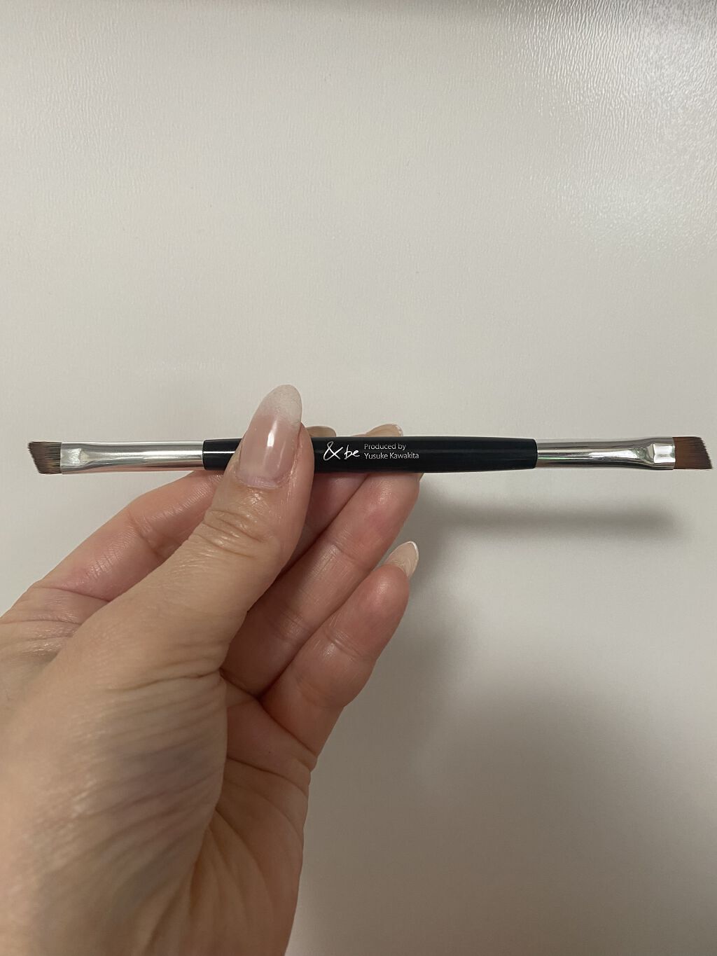 長年の癖

どうしてもペンシルで描くと
角度がつき
細くなりがち(涙)

&be ダブルエンドアイブロウブラシ熊野筆
ならあらゆる角度も肌にフィットして
シャープなライン
そしてぼかすこともバッチリ(*•̀ㅂ•́)و✧

最高♡

【使った