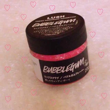 ♡LUSH リップスクラブ バブルガムフレーバー♡

－画像について－
1枚目 商品画像

私はこれを友達からもらうまで1度もスクラブを使ったことがなかったのですがこのスクラブに出会ってから人生が変わっ