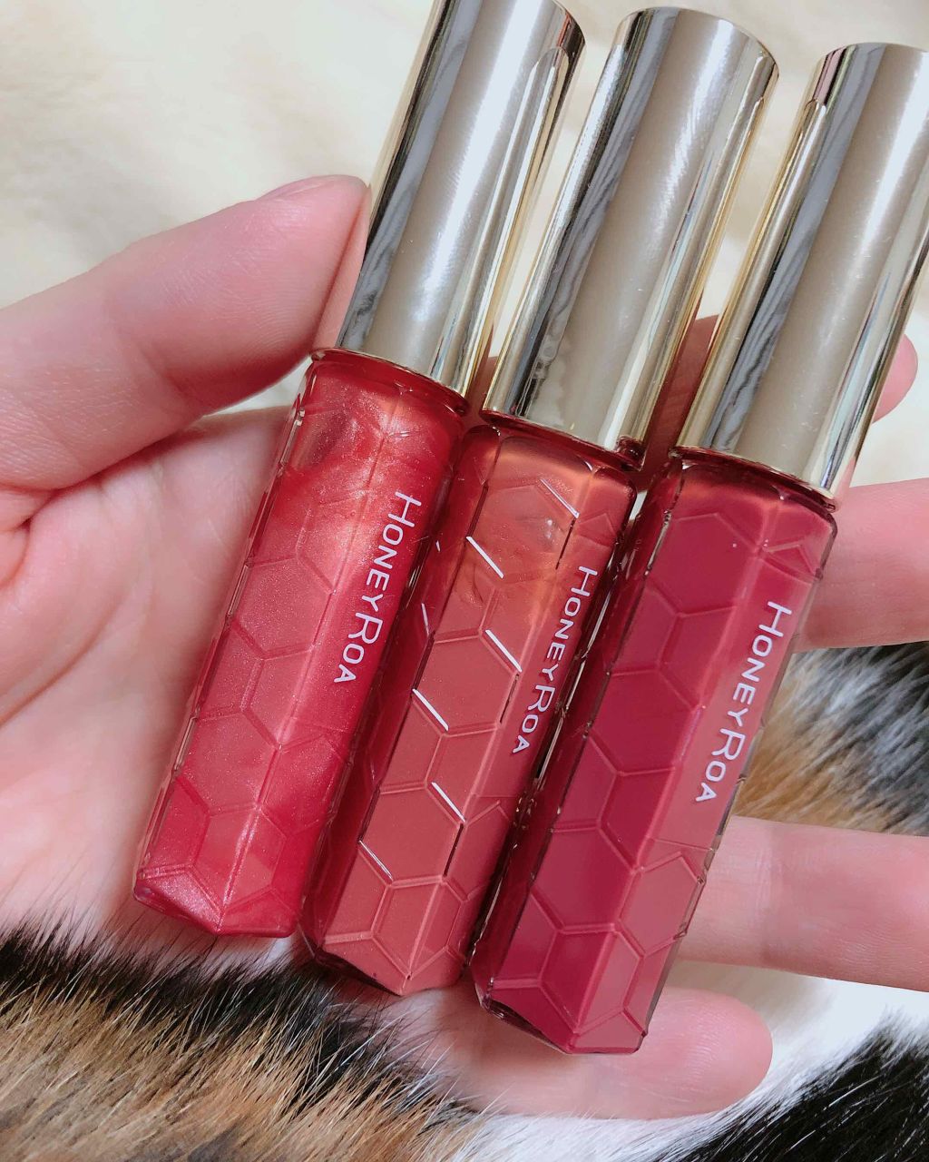 ハニーラスター r/ROAlív/リップグロスを使ったクチコミ(2枚目)