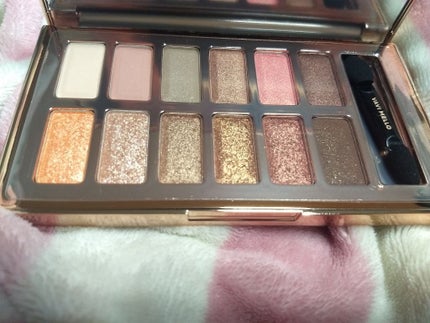 バレンタインボックス/VAVI MELLO/アイシャドウパレットを使ったクチコミ(4枚目)