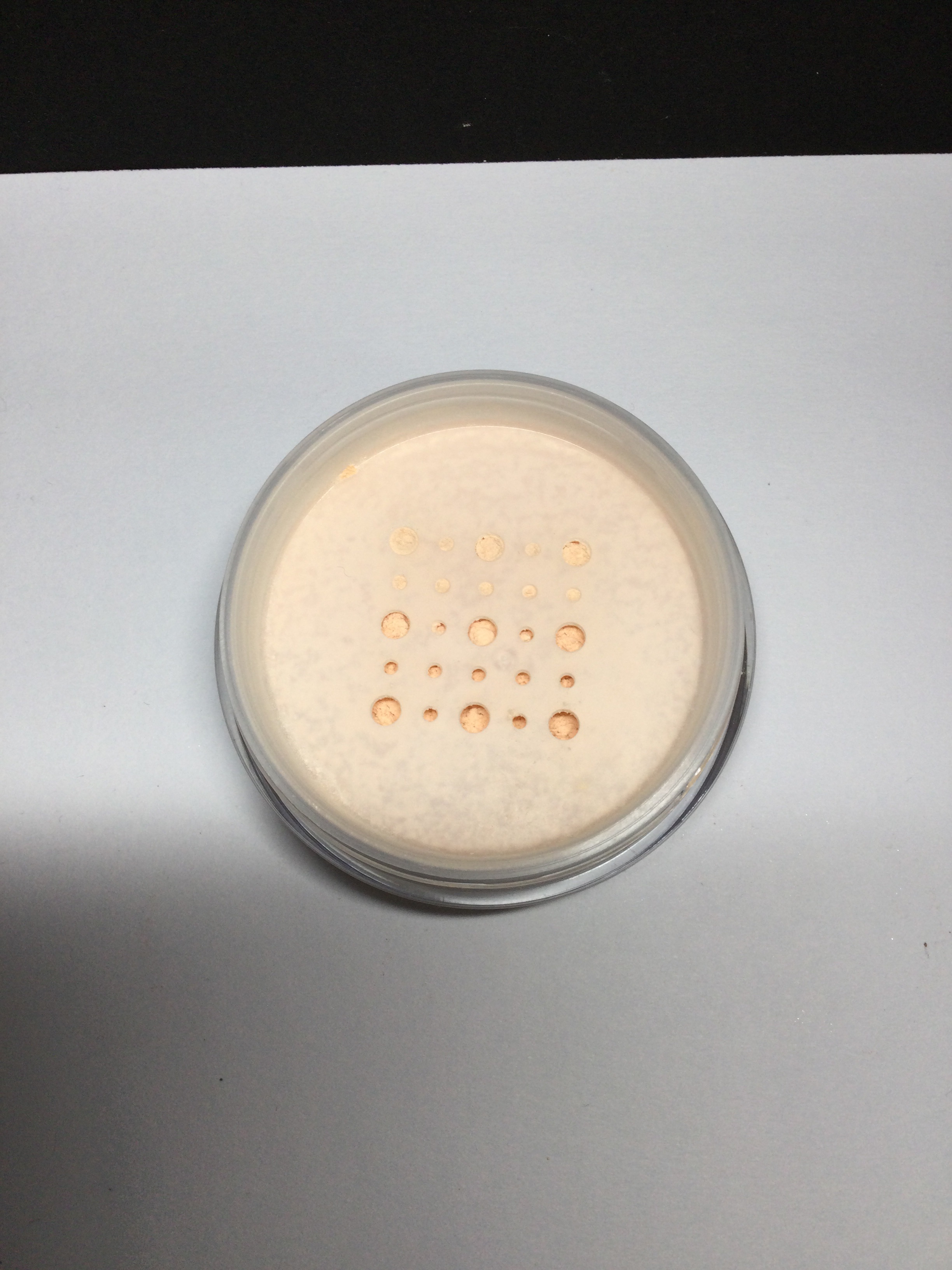 フィニッシングパウダー モイストC 778 ウォームクリア/チャコット・コスメティクス/ルースパウダーを使ったクチコミ（2枚目）