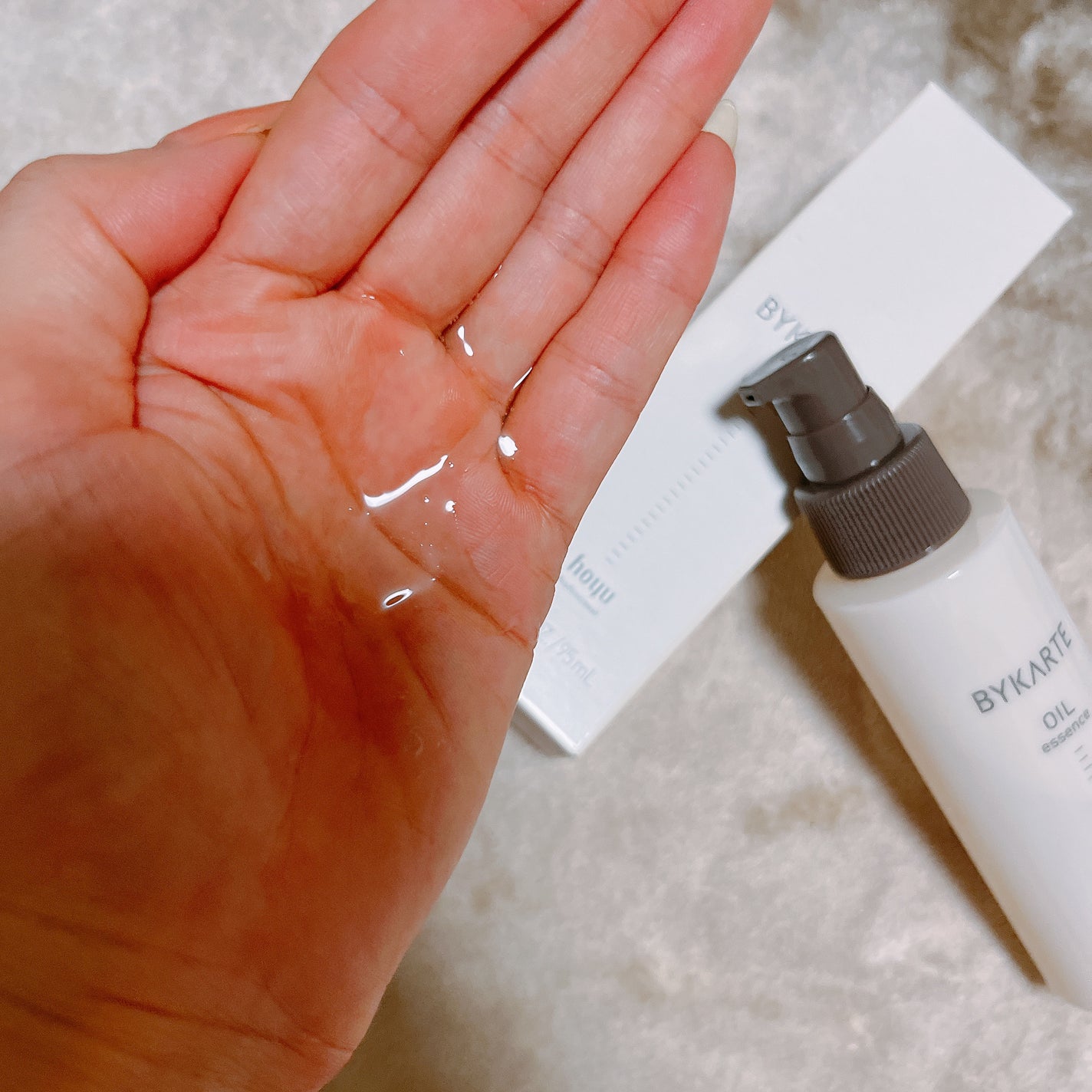 試してみた】エッセンスオイル BYKARTEの効果・髪質別の口コミ 試してみた】エッセンスオイル BYKARTEの効果・髪質別の口コミ