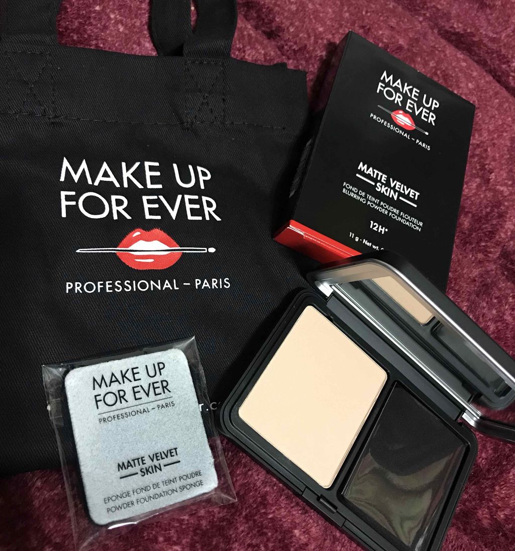 マットベルベットスキン コンパクトファンデーション

カバー力もあり
持ちも良くてお気に入りです◎

コンシーラーも気になるのでまたTUしに行こ！