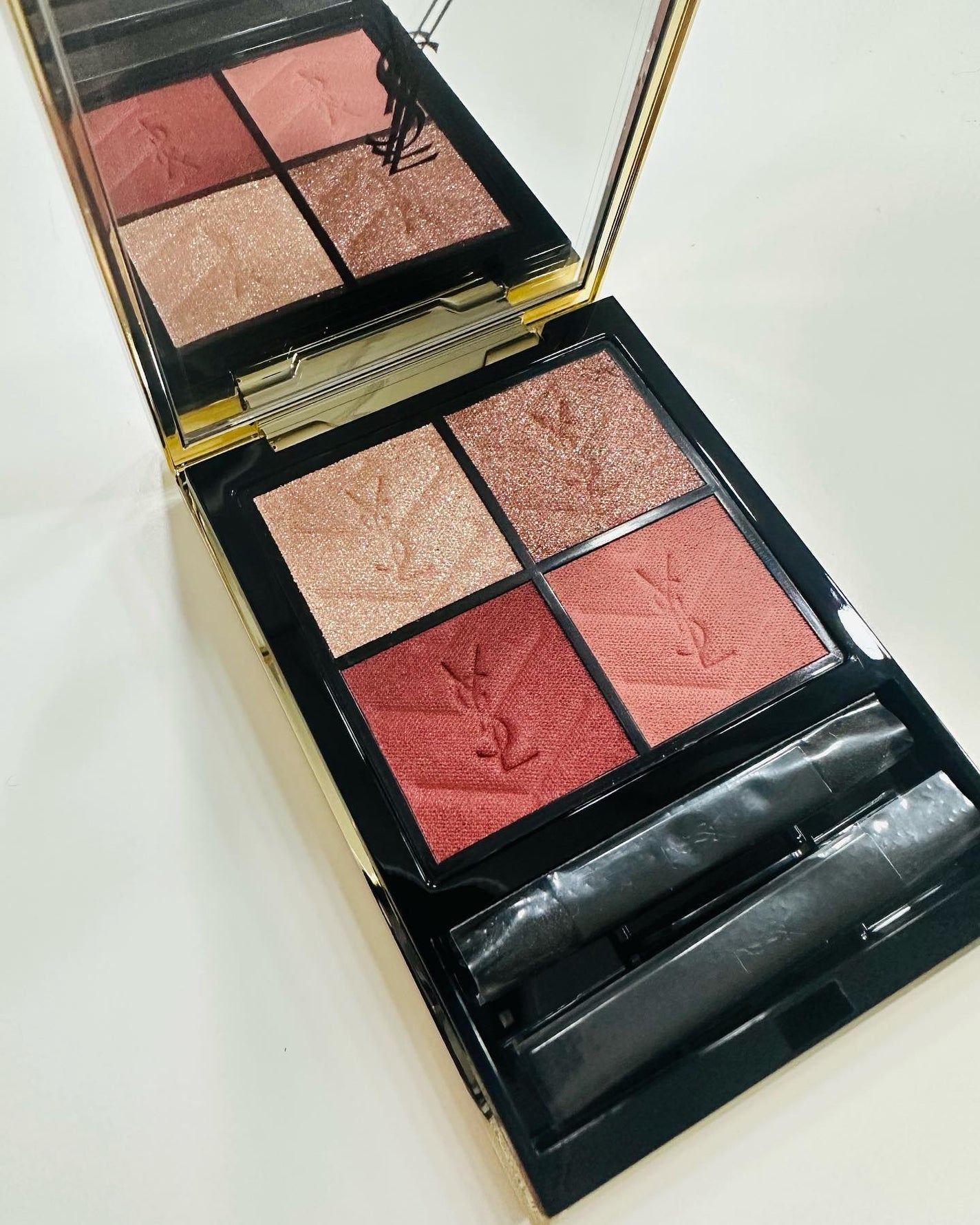 クチュール ミニ クラッチ/YVES SAINT LAURENT BEAUTE/アイシャドウパレットを使ったクチコミ(4枚目)