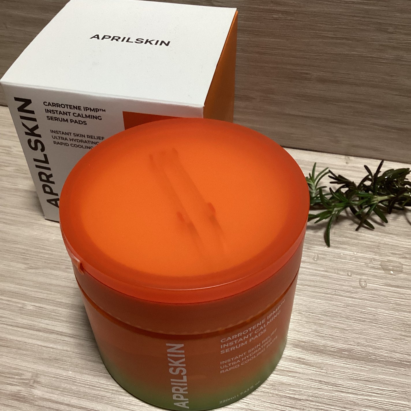 カロテンIPMP(TM) ブレミッシュカーミングセラムパッド/APRILSKIN/トナーパッドを使ったクチコミ(1枚目)