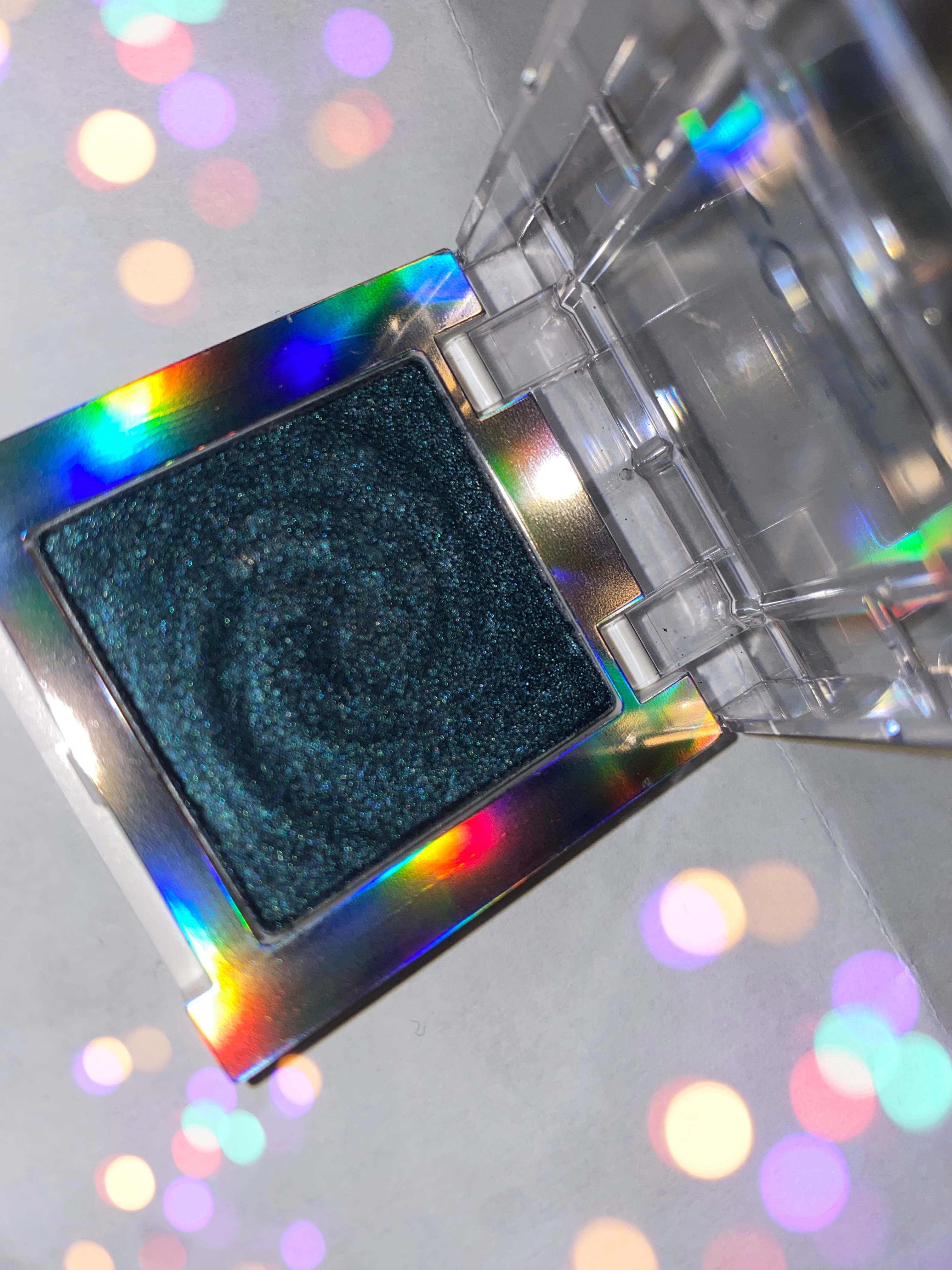 カラークイーン オイルシャドウ/ロレアル パリ/単色アイシャドウを使ったクチコミ（1枚目）