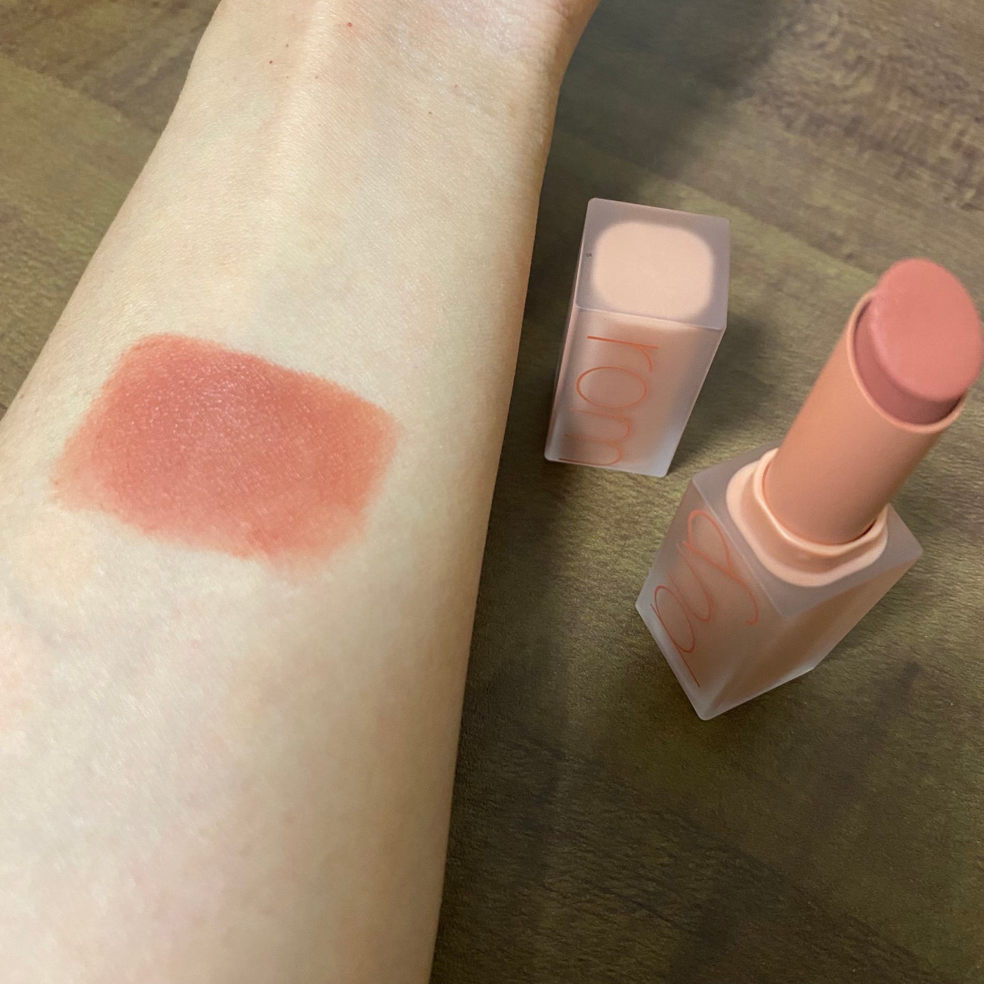 ゼロマットリップスティック/rom&nd/口紅を使ったクチコミ(3枚目)