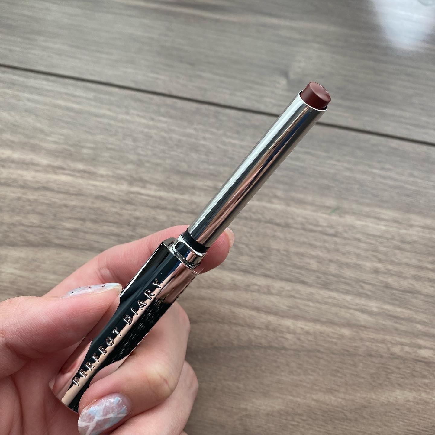 スポットライトシャイニーモイストスリムリップスティック/PERFECT DIARY/口紅を使ったクチコミ（1枚目）