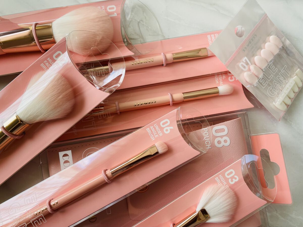 エレガントスウィートピンク 08 ポーチ/CORINGCO/メイクブラシを使ったクチコミ（2枚目）