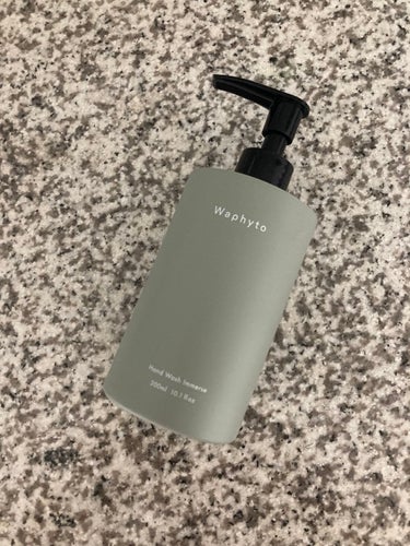 Waphyto ハンドウォッシュ イマースのクチコミ「Waphyto ハンドウォッシュイマース🕊

内容量は300ml。

洗練されたボトルが好きで.....」（1枚目）