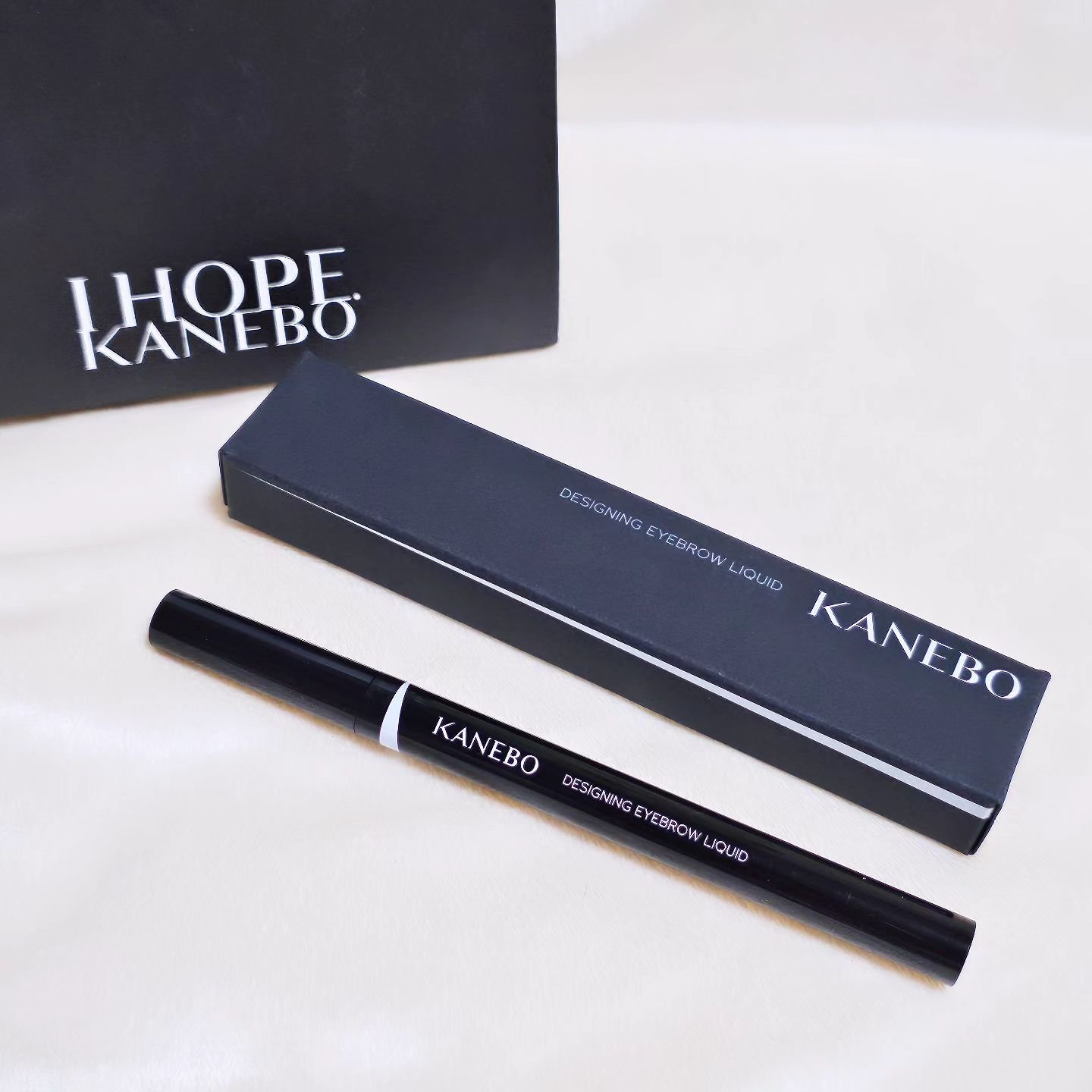 デザイニングアイブロウリクイド LE1 Noble Gray/KANEBO/リキッドアイブロウを使ったクチコミ（1枚目）