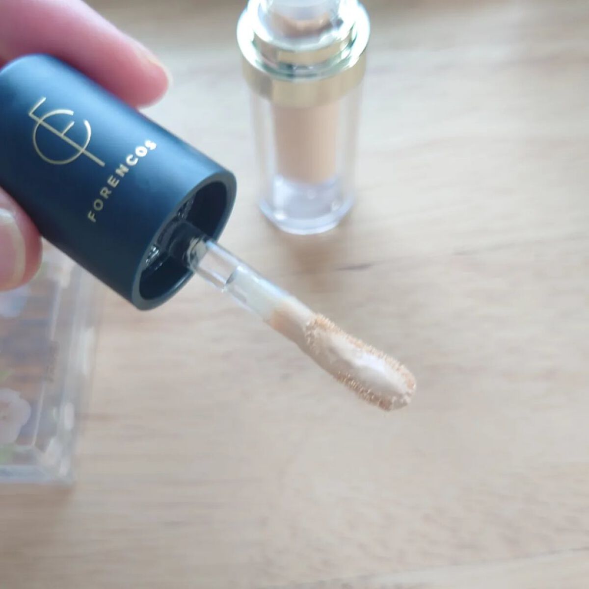 タトゥーウォータープルーフスカーコンシーラー/フォレンコス/リキッドコンシーラーを使ったクチコミ（2枚目）