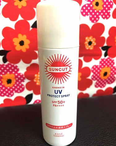 サンカット ウルトラUV プロテクトスプレーです🌿
SPF50のPA++++ クレンジング不要でささっと使えます🤗✨

無香料と書いてありますが少しにおいはします💡
あまり気にはしませんが🙌🏻

あと髪