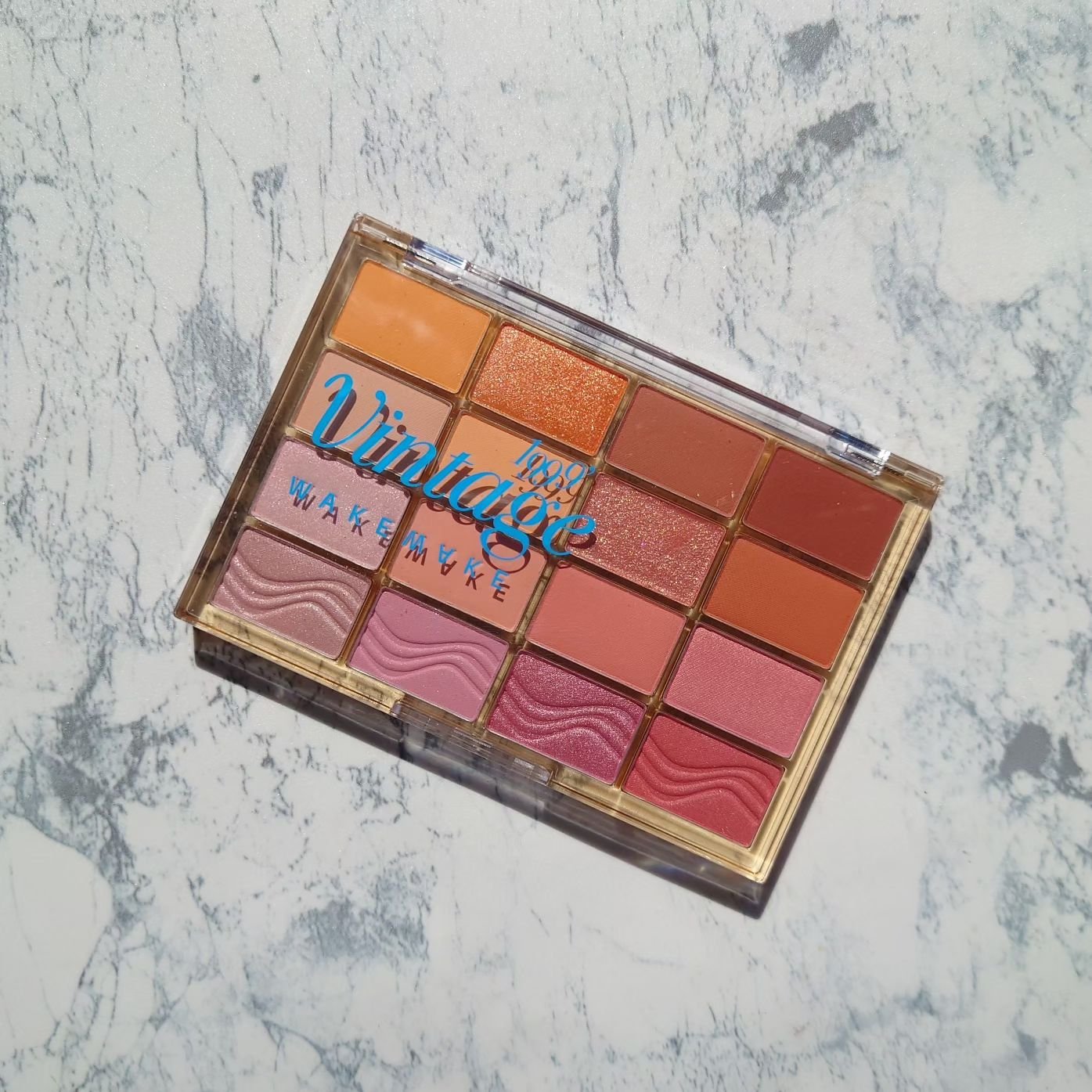 ソフトブラーリングアイパレット/wakemake/アイシャドウパレットを使ったクチコミ（2枚目）