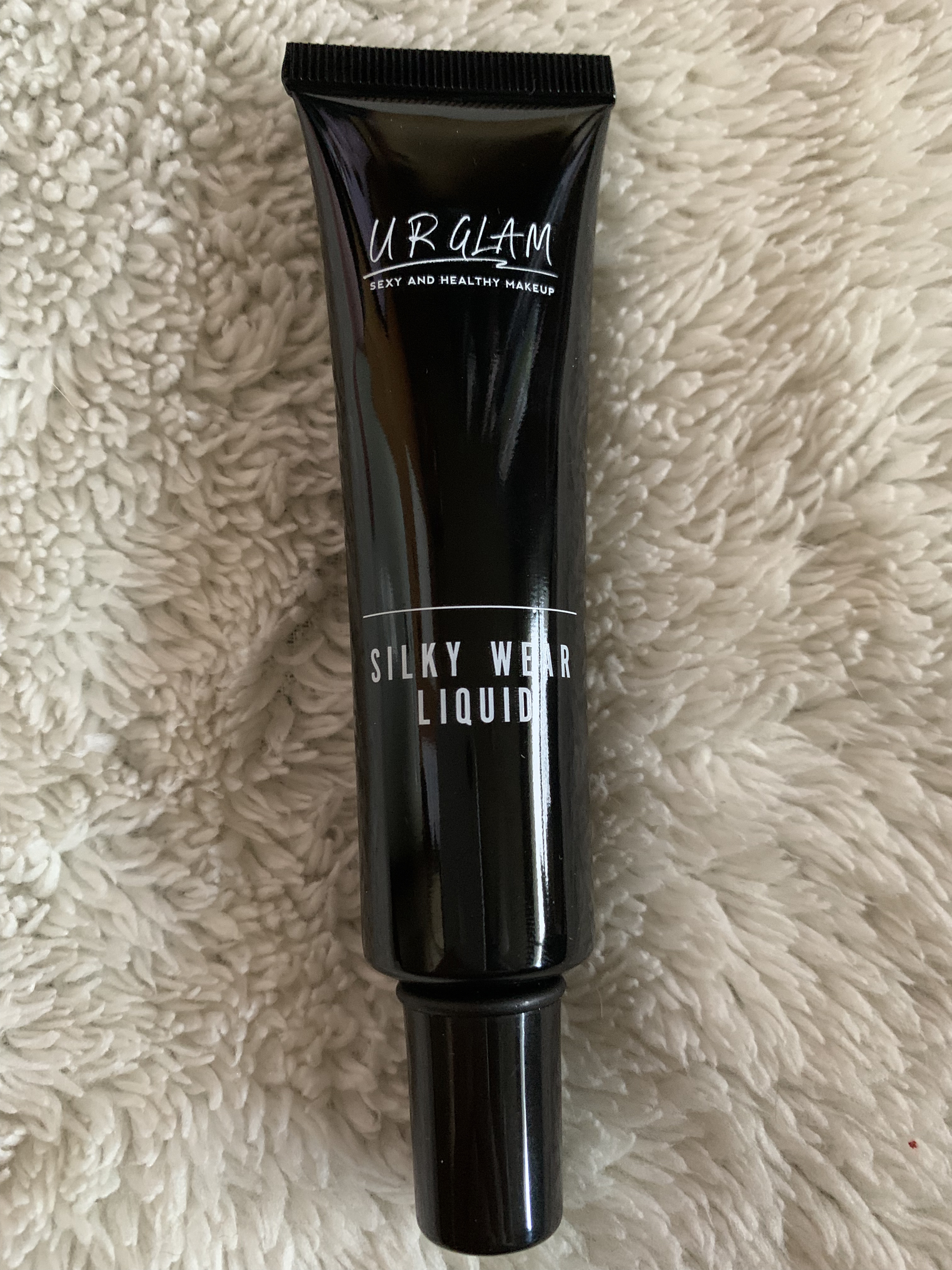 シルキーウェアリクイド ヘルシーオークル/U R GLAM/リキッドファンデーションを使ったクチコミ（3枚目）